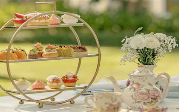 Afternoon tea and candle making experience at Studio Kinza Dubai