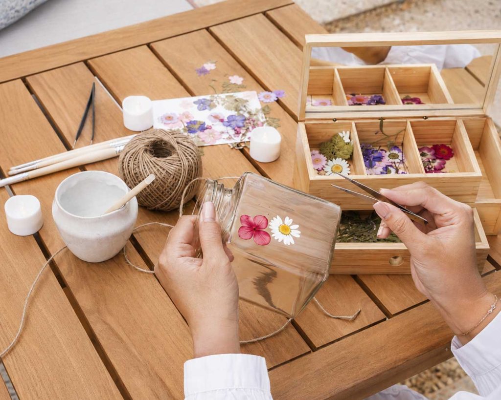 Flower lantern creative workshop Dubai