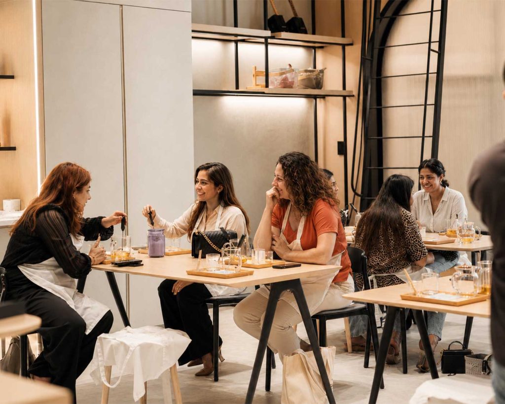 Luxury candle making workshop with soy wax and fragrance oils by Studio Kinza