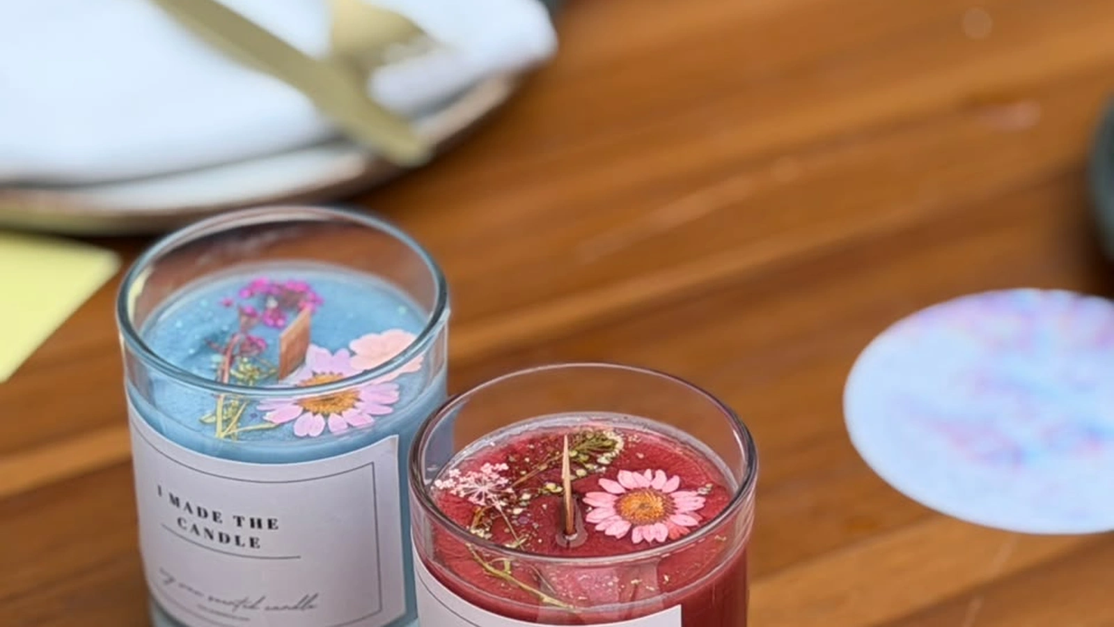 Hand-poured handmade candle presented as a luxury gift in Dubai