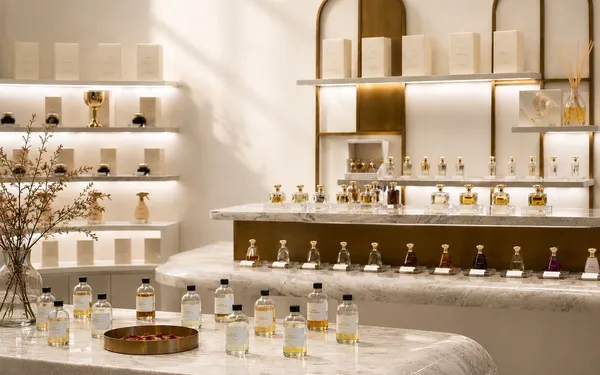 Interactive Wedding Guest Experiences in Dubai: Creative Ideas Your Guests Will Remember 10 Interactive live candle bar experience at a luxury wedding, corporate gala and brand activation in Dubai